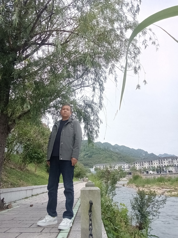飞雪飘零的第一张照片--丽水残疾人相亲网